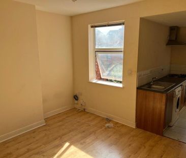 1 bedroom block of apartments to rent - Photo 4