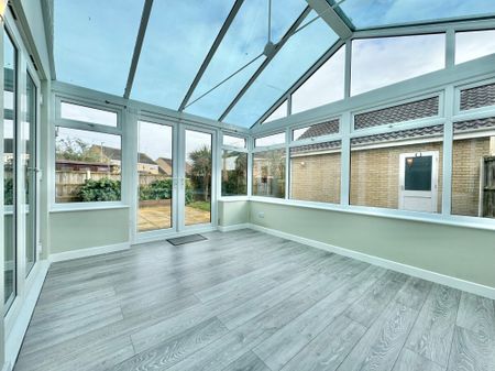 3 bedroom house to rent Beccles Road, Bradwell, NR31 - Photo 4