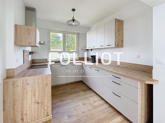 A louer : Maison d'architecte à Fougères 6 pièce(s) 149.78 m2 - Photo 1