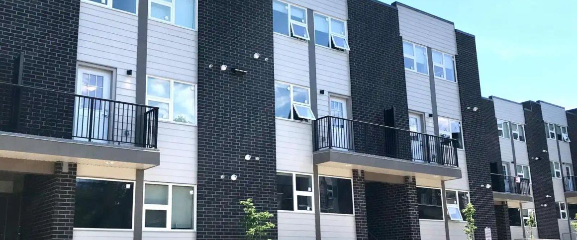 217 - 288 ALBERT STREET — 4 Bedroom - Photo 1
