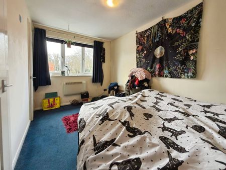 Frampton Close, Eastleaze, Swindon, Swindon, SN5 - Photo 4