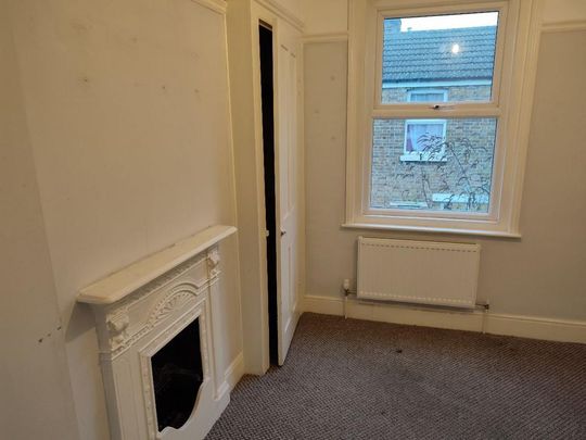 3 bedroom flat to rent - Photo 1