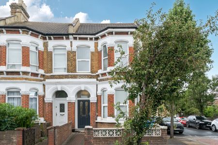 East Dulwich Grove, London, SE22 - Photo 3