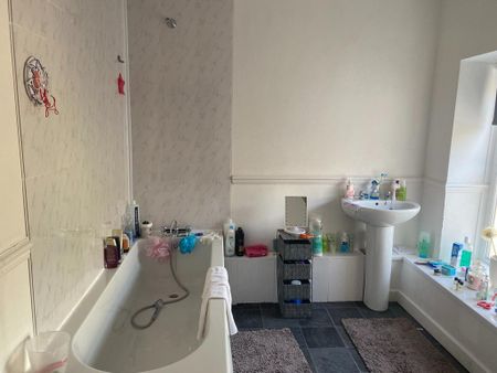 3 bedroom terraced house to rent - Photo 4