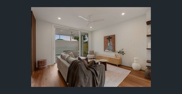Brand New Luxury Home Steps from Palm Beach – Modern Living with Pool & Alfresco! - Photo 1