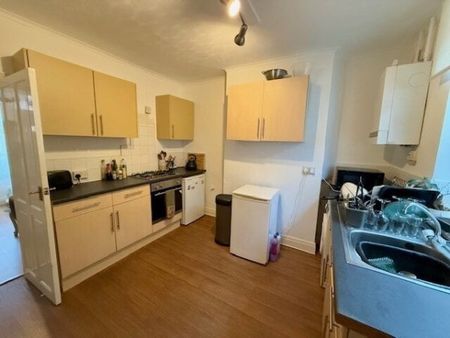 Loughborough Avenue, Nottingham, NG2 - Photo 4