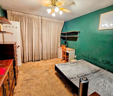 For Lease - 898 Kennedy Road Unit# Main Room, Toronto, Ontario - Photo 4