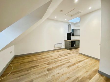 1 bedroom Flat To Let - Photo 3