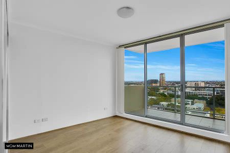 MGM MARTIN - THREE BEDROOM APARTMENT - Photo 2