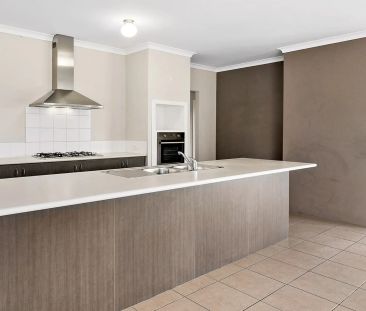 15 Bamburgh Turn, - Photo 3