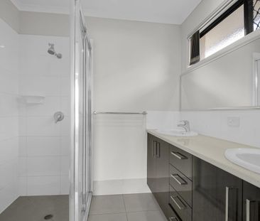 8 Moor Circuit, Warner, Qld 4500 - Photo 3