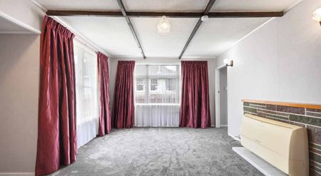 Charming Three Bedroom Home in the Heart of Fairfield - Photo 3