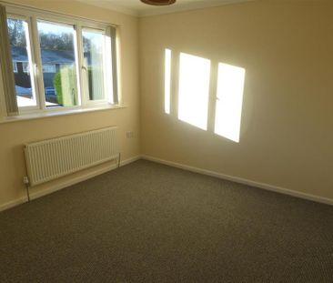 3 bedroom end of terrace house to rent - Photo 4
