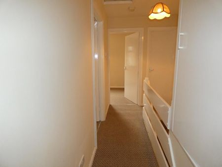 2 bedroom end of terrace house to rent - Photo 2