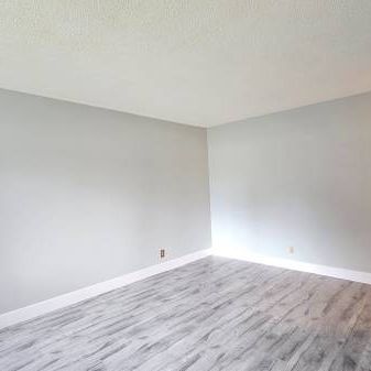 9457 Fletcher Street - 4, 1 bed , 1 bath unit available for rent! - Photo 1