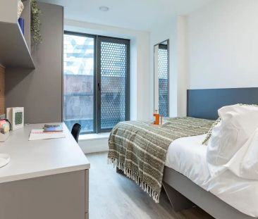 Classic 6 Bed Upper Floor - Ensuite - Photo 5