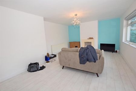 4 bedroom chalet to rent - Photo 2