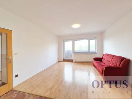 Říčany, Melantrichova ul., moderní světlý byt 2 + k. k., balkon, sklep, 60 m - Photo 2