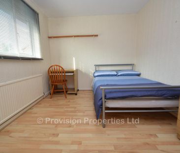 2 bedroom semi-detached house to rent - Photo 5