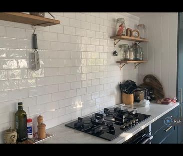 2 bedroom end of terrace house to rent - Photo 6