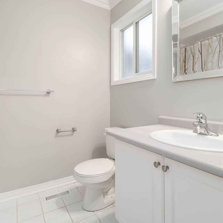 For Lease - 2466 Newcastle Crescent, Oakville, Ontario - Photo 1