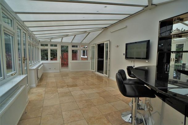 4 bedroom detached house to rent - Photo 1