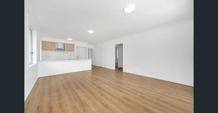 4 BEDROOM HOME WITH 2 SEPARATE LIVING - Photo 5