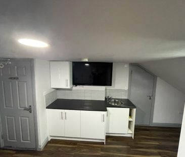 Studio to rent - Photo 3
