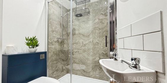 house to rent Gilbert Avenue, Tividale, Oldbury, West Midlands, B69 - Photo 3