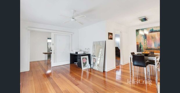FAMILY HOME IN CENTRAL ELTHAM - Photo 1