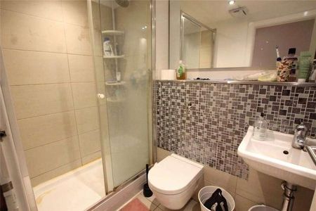 Blackwall Way, London, E14 - Photo 2