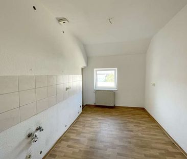 **Charmante Dachgeschosswohnung im Herzen von Halle – 4 Zimmer mit ... - Foto 1