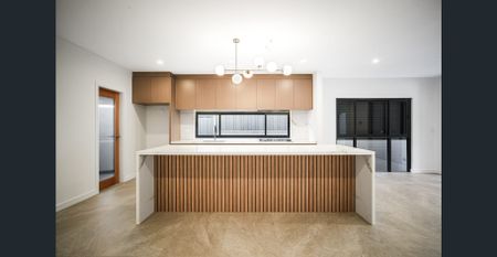Modern & Contemporary Duplex in Prime Location - Photo 2