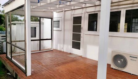 Fully Self Contained detached Sunny aspect - Photo 2