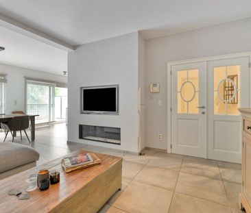 Ruim appartement met 2 slpks, parkeerplaats en dubbele garagebox in... - Photo 1