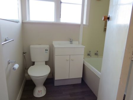 Cute, Tidy and Affordable - Photo 3