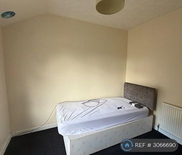 2 bedroom semi-detached house to rent - Photo 5