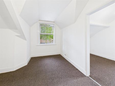 8 bedroom end of terrace house to rent - Photo 2