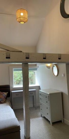 Small self contained annex - Photo 1