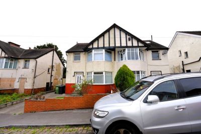 3 bedroom House in Buckingham Avenue, Leeds - Photo 2