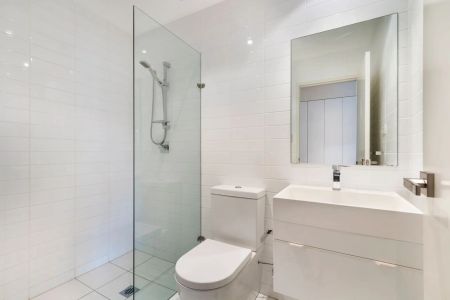 Stylish One Bedroom Apartment in Modern Complex - Photo 4