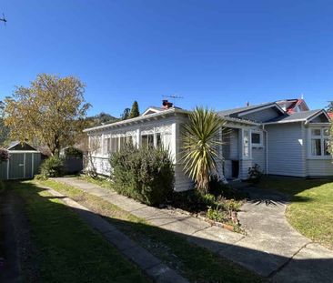 Charming Two-Bedroom Home - Photo 2
