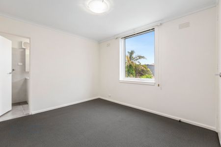 Right in the heart of South Yarra - Photo 2