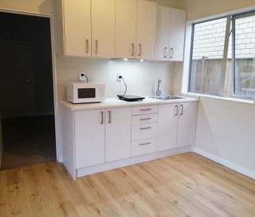 Charming 2BR Unit in Flat Bush - Photo 3