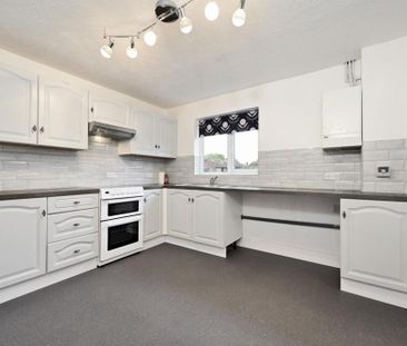 3 bedroom semi-detached house to rent - Photo 6