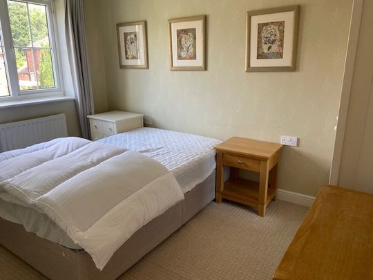 Room in a Shared House, Chelsfield Grove, M21 - Photo 1