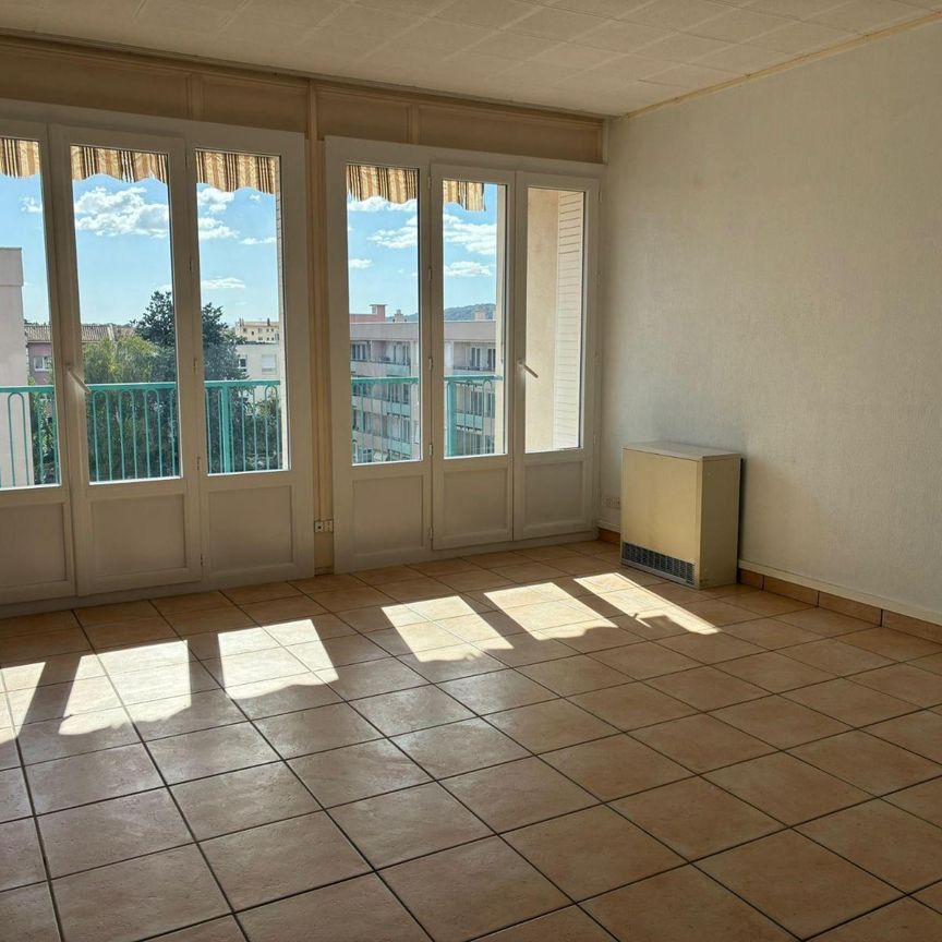 Location Appartement 4 pièces 76m² GUILHERAND GRANGES 07500 - Photo 1
