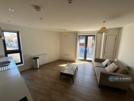 2 bedroom flat to rent - Photo 5