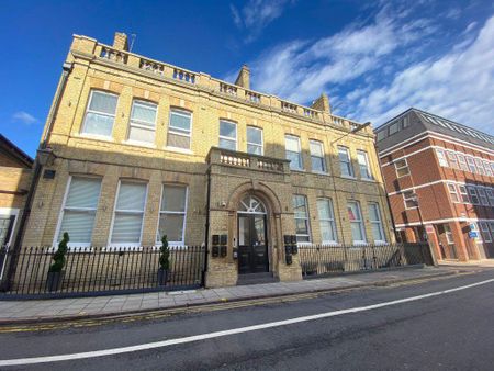 1 bedroom in a house share to rent - Photo 2