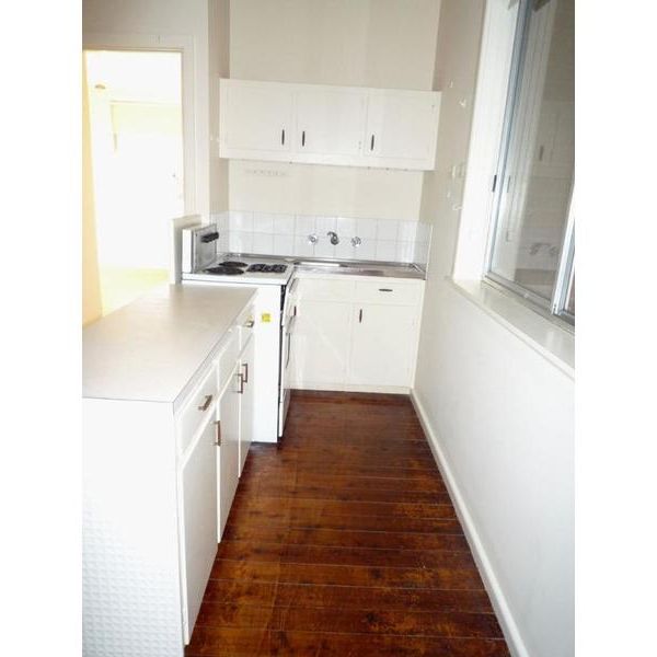 No Car? No Problem! One Bedroom Unit In Central Albury - Photo 1